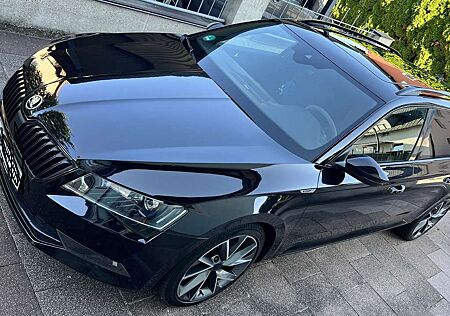 Skoda Superb Combi 2.0 TDI DSG SportLine/Pano/Standheiz