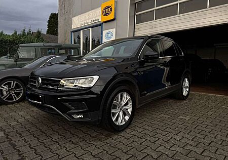 VW Tiguan Volkswagen Highline 2.0TSI 4Motion*DSG*KEY-GO*PANO*