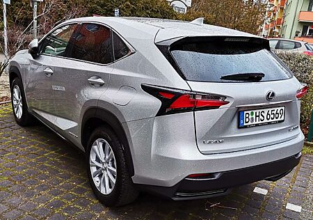 Lexus NX 300 NX 300h NX 300h E-FOUR Executive-Line Premium SPORTWAGEN