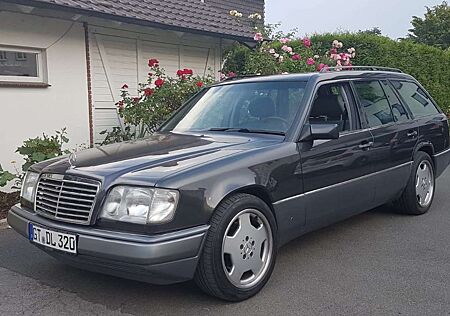 Mercedes-Benz E 320 T TE