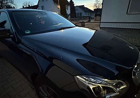 Mercedes-Benz E 220 BlueTEC 4Matic 7G-TRONIC Elegance