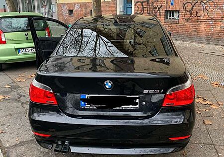 BMW 523i 523