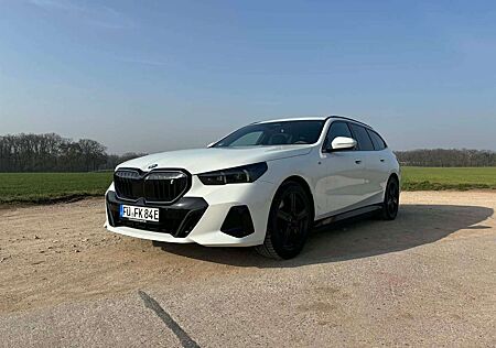 BMW i5 Touring 40 M Sport Pro *inkl. Winterräder*