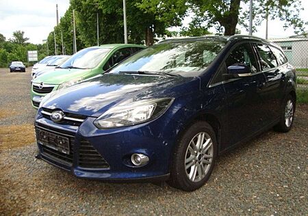 Ford Focus Turnier 1.6 EcoBoost Titanium 150PS/PDC/SHZ/Tempo.