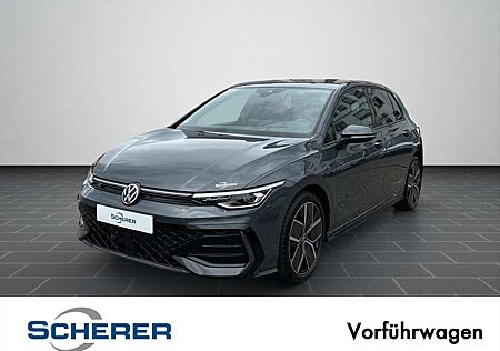 VW Golf Volkswagen R-Line 1,5 l eTSI 150 PS DSG7