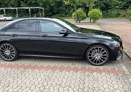 Mercedes-Benz 220