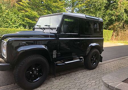 Land Rover Defender 90 SE Vollausstattung im Traumzustand