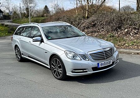 Mercedes-Benz E 220 T CDI DPF BlueEFFICIENCY 7G-TRONIC Elegance