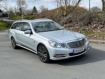 Mercedes-Benz E 220 E 220 T CDI DPF BlueEFFICIENCY 7G-TRONIC Elegance