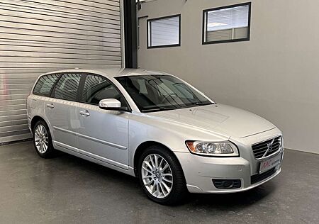 Volvo V50 Kombi 2.0 D DPF Momentum/1.Hand/wenig KM