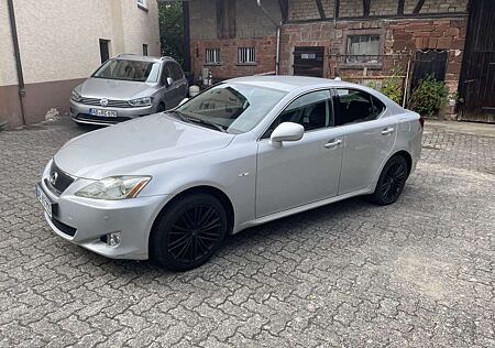 Lexus IS 220 IS 220d is220d