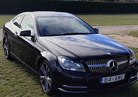 Mercedes-Benz C 220 CDI DPF Coupe (BlueEFFICIENCY) 7G-TRONIC