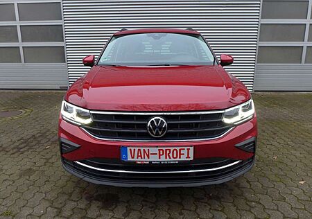 VW Tiguan Volkswagen Life 4Motion DSG erst 31 tkm. mit AHK