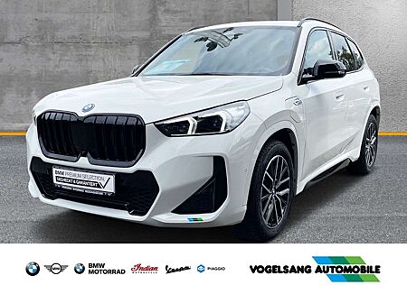 BMW X1 xDr.25e,M Sport,AHK,HUD,Elektromotor 80kW(Hybridan