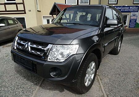 Mitsubishi Pajero 3.2 DI-D 200PS 7 Sitze+5 türig+AHK