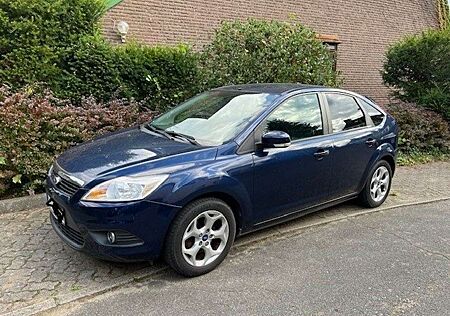 Ford Focus Fließheck 5-Türer 1.6 16V Sport