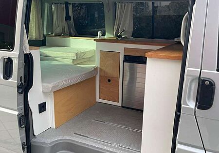 VW T4 Multivan Volkswagen Atlantis ausgebaut Wohnmobil Camper