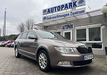 Skoda Superb 2.0 TDI DSG Elegance Combi*Navi*Panorama