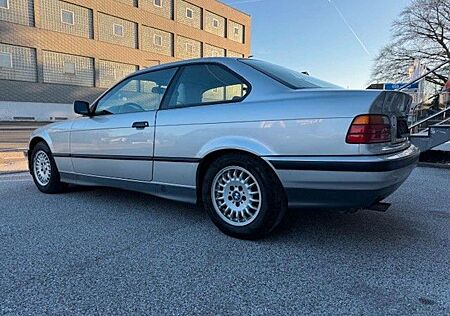 BMW 320 i ORIGINAL ZUSTAND Km 83500