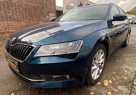 Skoda Superb Combi Navi+Allwetter+PDC+Sitzheizung