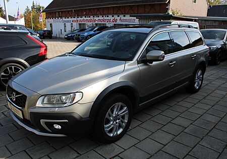 Volvo XC 70 XC70 D4 AWD Summum BiXenon Leder ACC GSD Standheizung A