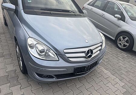 Mercedes-Benz B 200 B-Klasse Mit Neuem TÜV Guter Zustand