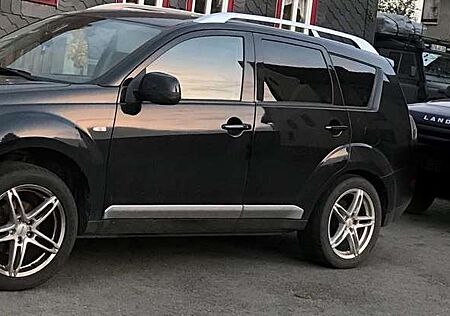 Mitsubishi Outlander 2.4 4WD Inform