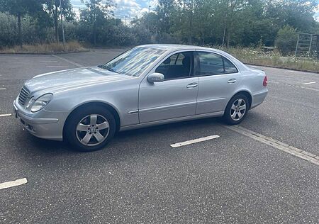 Mercedes-Benz E 320
