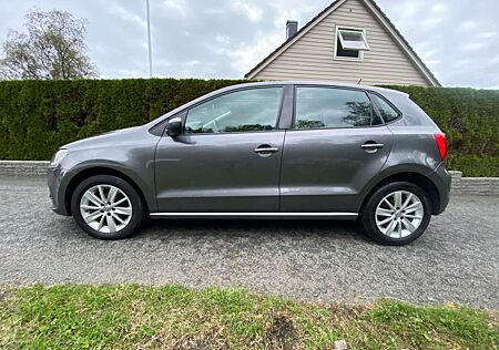 VW Polo Volkswagen 1.2 TSI Blue Motion Technology Lounge