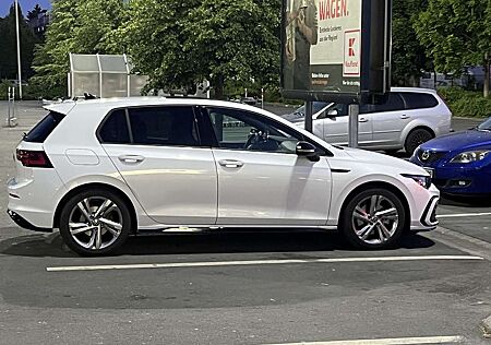 VW Golf Volkswagen R-Line