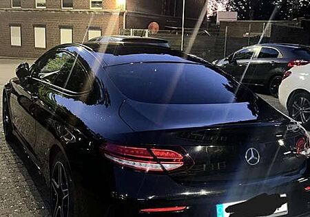 Mercedes-Benz C 220 d Coupe 9G-TRONIC AMG Line