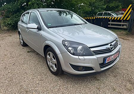 Opel Astra 1.6 Innovation, AU bis 05/2026.