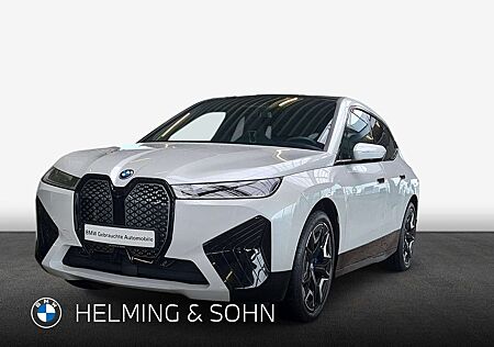 BMW iX xDrive40 Sportpaket HK HiFi Sitzbelüftung Pano Sky