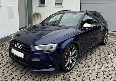 Audi S3 Sportback S-tronic 310PS *S-SITZE/LEDER/VIRTUAL*