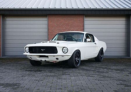 Ford Mustang Fastback Custom | 6.5l Racing Motor