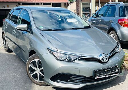 Toyota Auris Cool