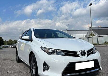 Toyota Auris 1.4 D-4D Touring Sports Comfort
