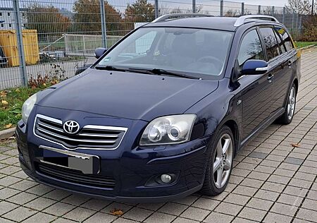 Toyota Avensis 2.2 D-CAT Combi Executive