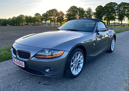 BMW Z4 Roadster 2.2i nur 95Tkm Leder