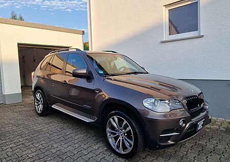 BMW X5 xDrive30d Sportpaket TÜV 12.2026, Standheizung, AH