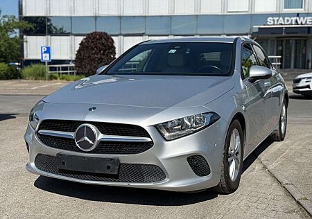 Mercedes-Benz A 160 :Kamera,Navi,Sitzheizung,T-Leder weiß,Eu6