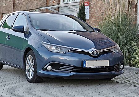 Toyota Auris 1.6 D-4D Design Edition