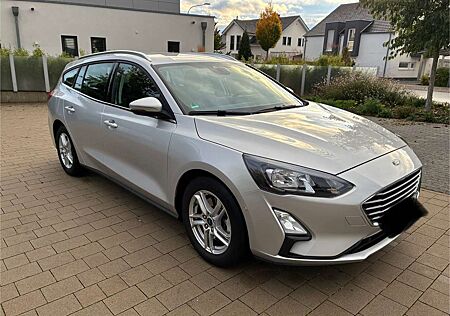 Ford Focus gebraucht kaufen Ford Focus 1.0 Eco Boost Cool & Connect gepflegter Zustand!