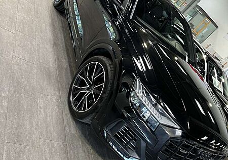 Audi Q8 55 TFSI quattro tiptronic