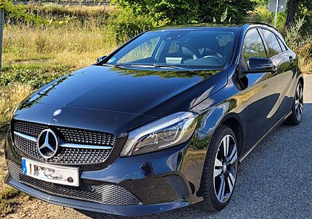 Mercedes-Benz A 200 d SCORE!