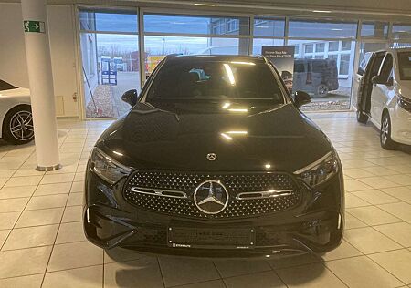Mercedes-Benz GLC 300 AMG+Pano+Burm+AHK+360+Key+20"