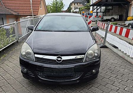 Opel Astra 1.6 gtc