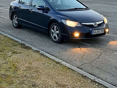 Honda Civic 1.8i-VTEC Sehr gepflegt Neuer TÜV CarPlay