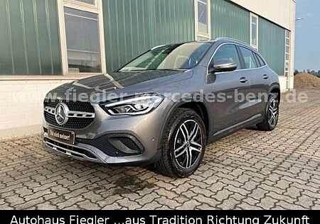 Mercedes-Benz GLA 200 Progressive+AHK+Kamera+LED+CarPlay