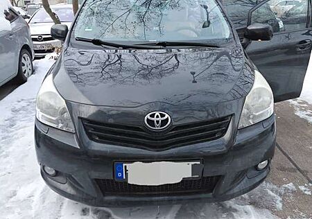 Toyota Corolla Verso 1.8Executive